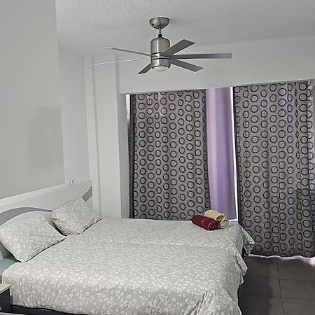 Apartamento Malaga Port Kültér fotó