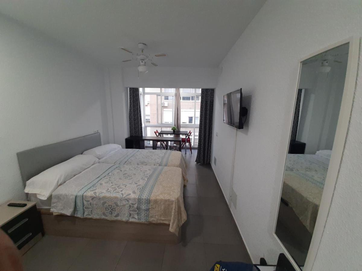 Apartamento Malaga Port Apartman Kültér fotó