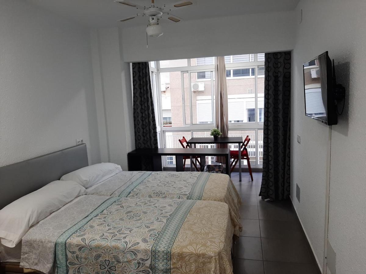 Apartamento Malaga Port Apartman Kültér fotó