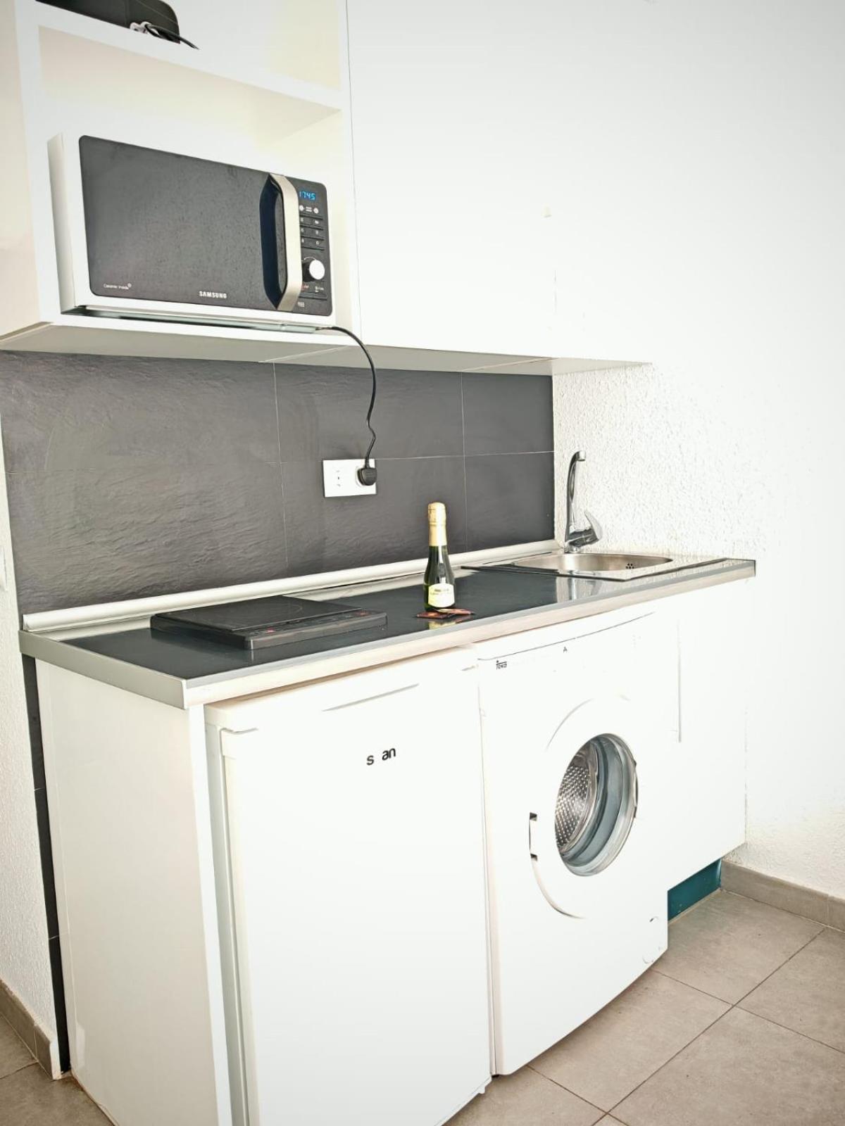 Apartamento Malaga Port Apartman Kültér fotó