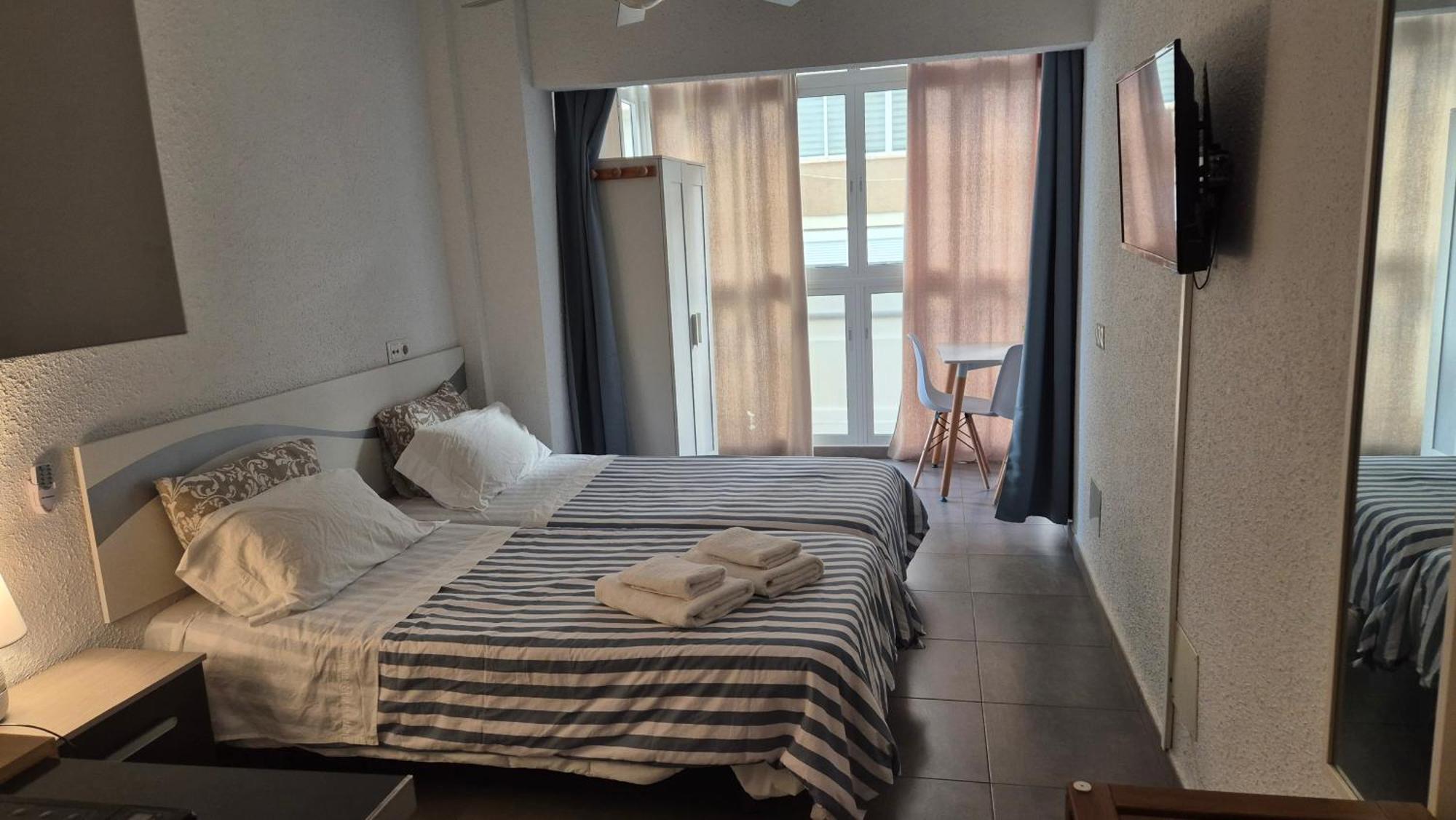 Apartamento Malaga Port Kültér fotó